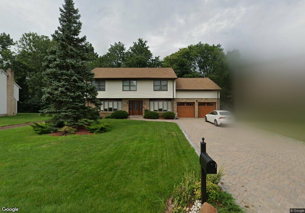 220 Briarheath Ln, Clark, NJ 07066 - photo 1