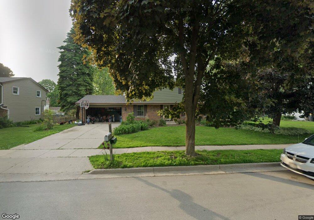 1928 Laura Ln, Waukesha, WI 53186 - photo 1