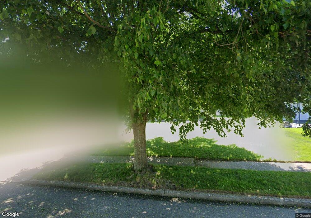 23 Fisher Rd, ComMacK, NY 11725 - photo 1