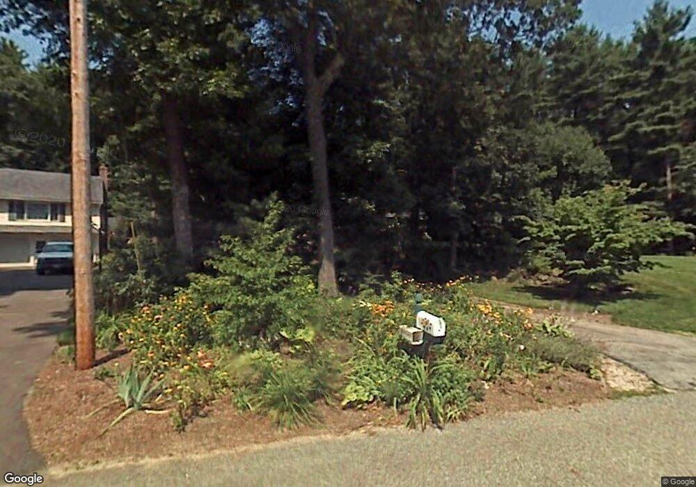 32 Woodcrest Dr, Hudson, NH 03051 - photo 1