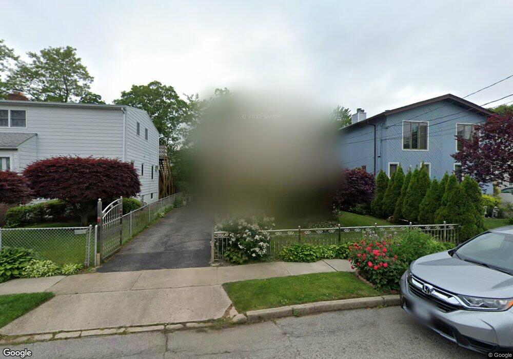 49 Edgewood Rd, Port Washington, NY 11050 - photo 1