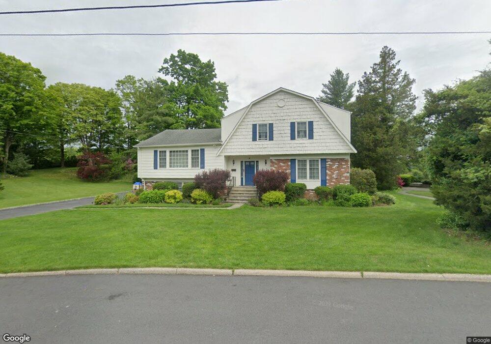 4 Edgemont Cir, Scarsdale, NY 10583 - photo 1