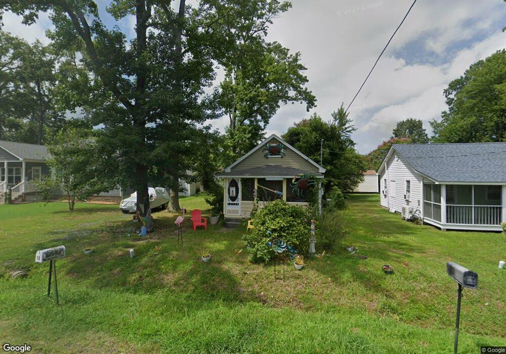 13 10th St, Colonial Beach, VA 22443 - photo 1