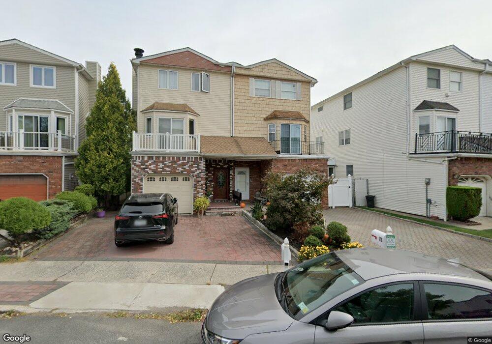 73 Dina Ct, Staten Island, NY 10306 - photo 1