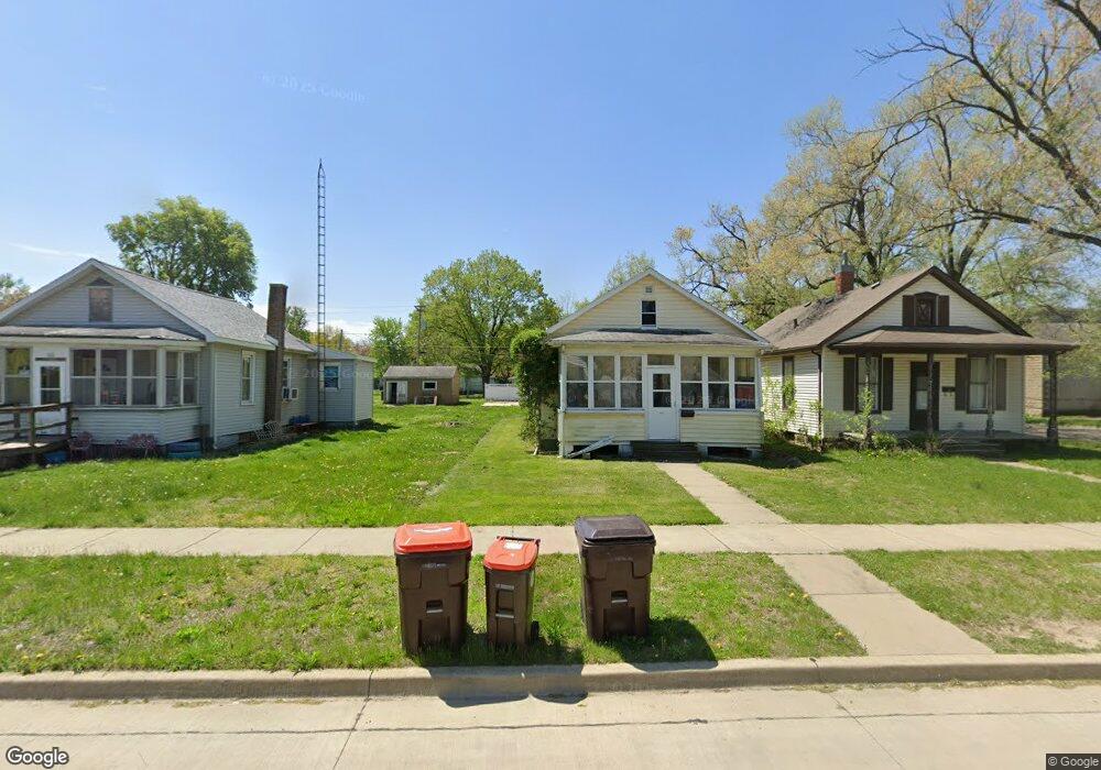 1107 Pulaski St, Lincoln, IL 62656 - photo 1