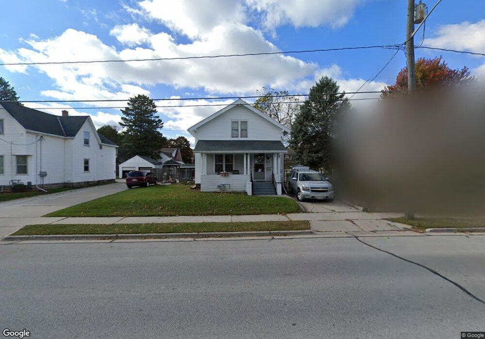 1210 N 8th St, Manitowoc, WI 54220 - photo 1