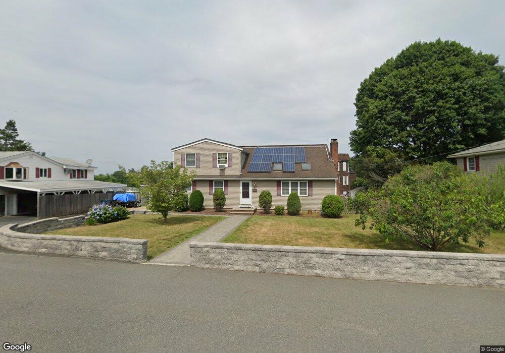 28 Crowdis St, Salem, MA 01970 - photo 1