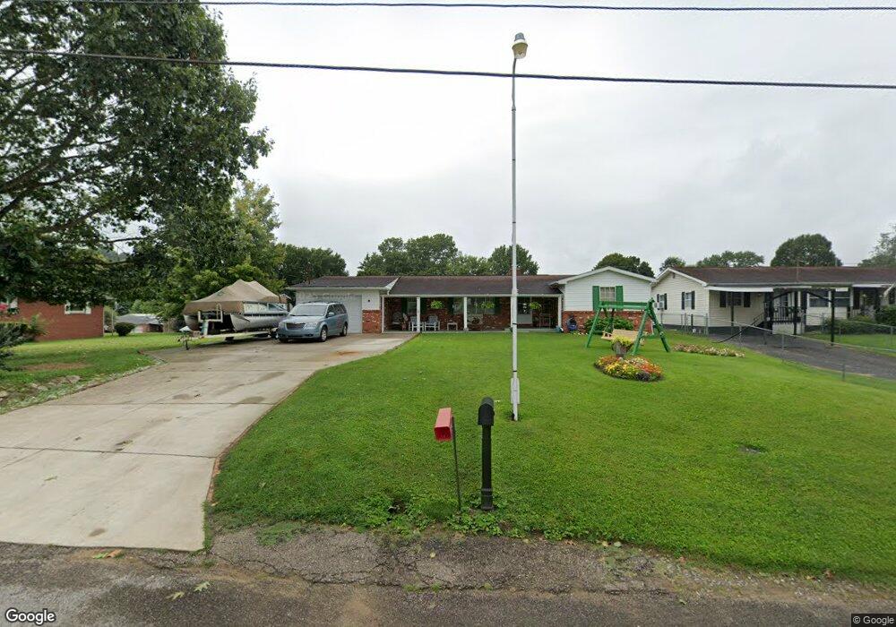 262 N Meadowlark Dr, Williamstown, WV 26187 - photo 1