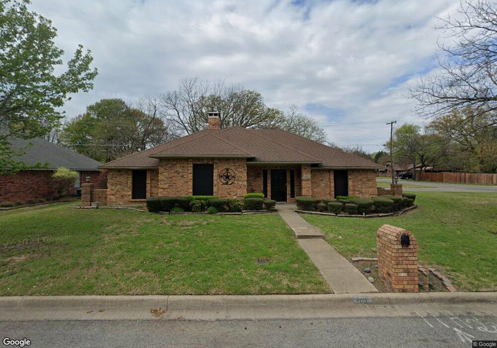 2031 Pecan St, Bonham, TX 75418 - photo 1