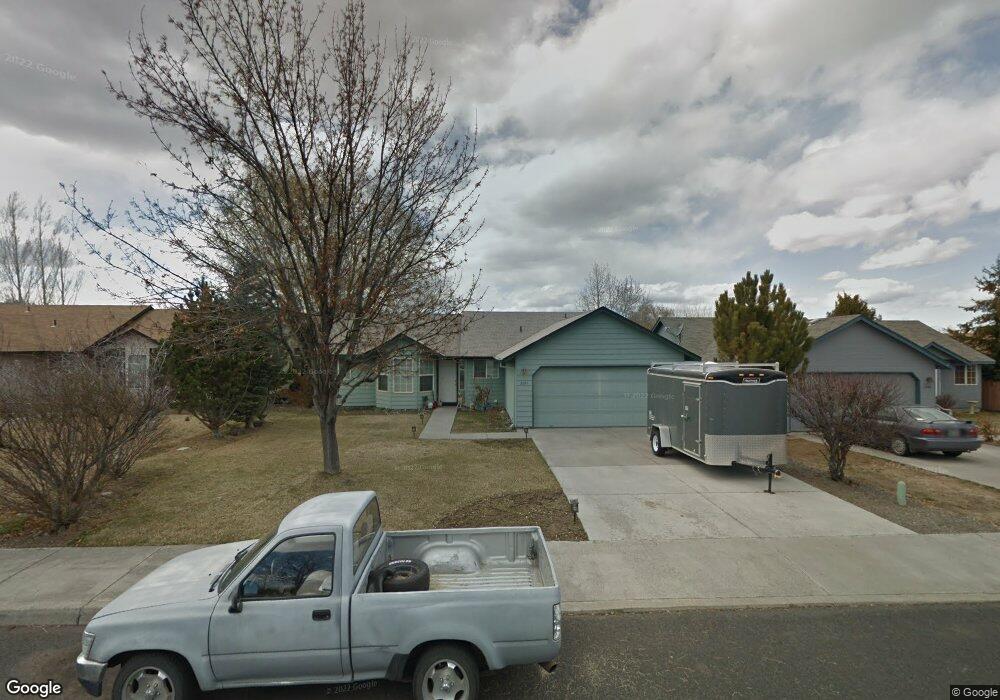 2041 SW 30th St, Redmond, OR 97756 - photo 1