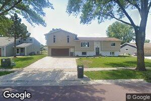 513 Homestead Rd, Mankato, MN 56001
