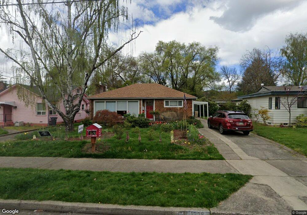 1238 NW Washington Blvd, Grants Pass, OR 97526 - photo 1