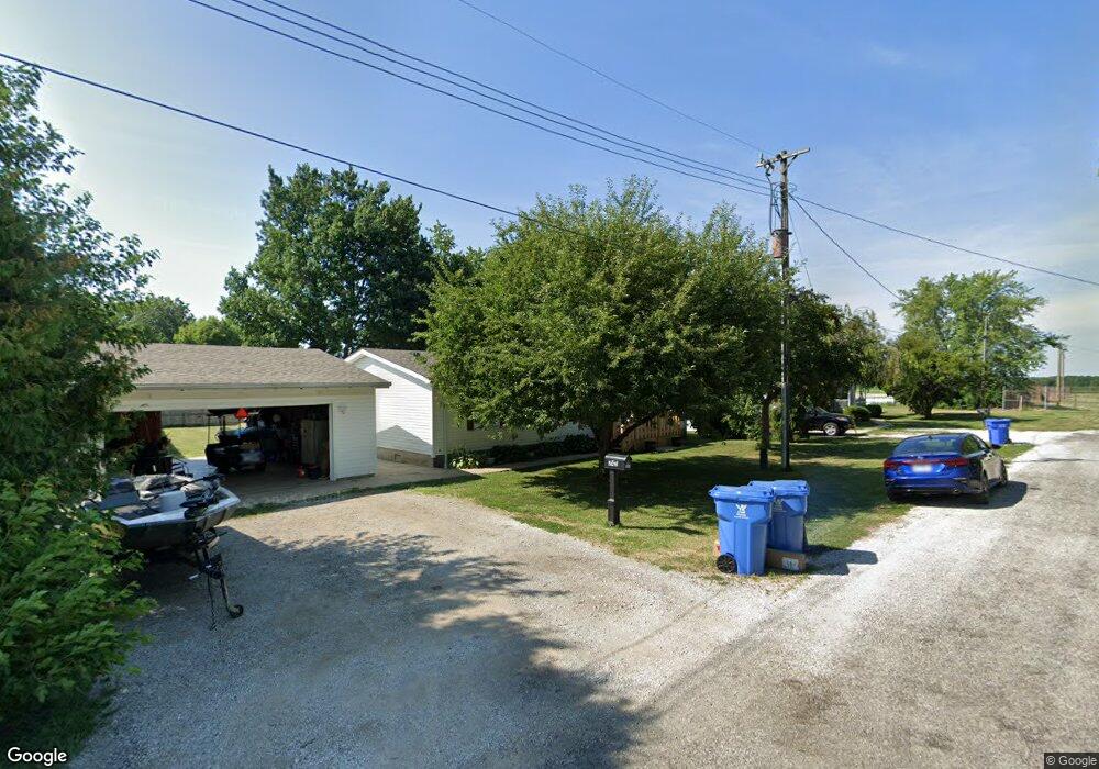 243 N Pitt St, Virginia, IL 62691 - photo 1