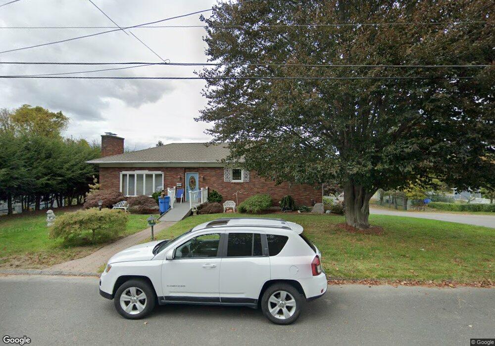 53 Blueberry Hill Rd, Waterbury, CT 06704 - photo 1