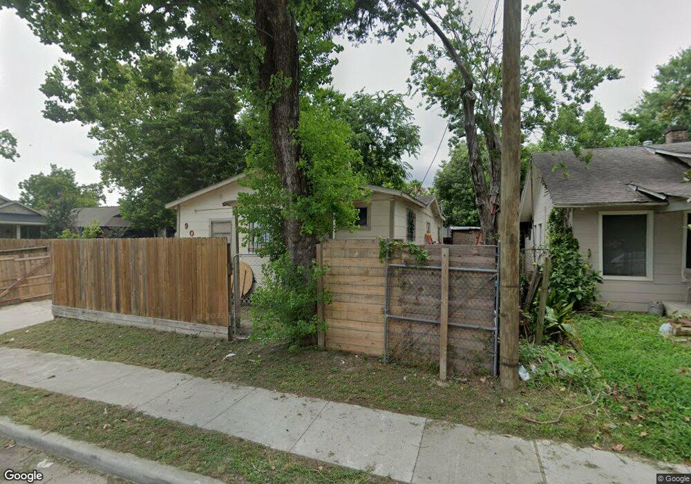 908 Jewett St, Houston, TX 77009 - photo 1
