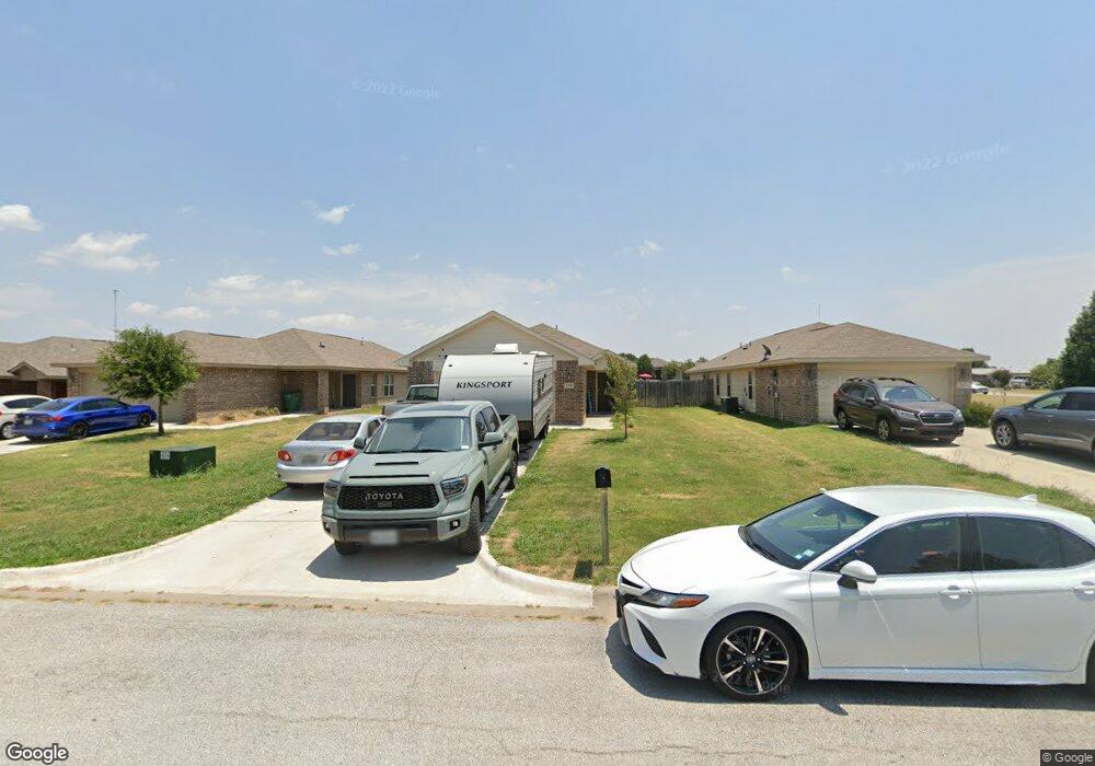 209 Candlewood Cir, Gainesville, TX 76240 - photo 1