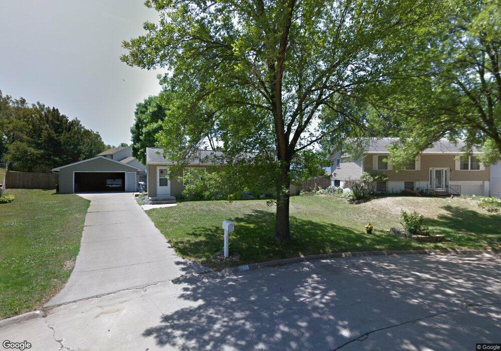 3517 Dunham Dr SW, Cedar Rapids, IA 52404 - photo 1