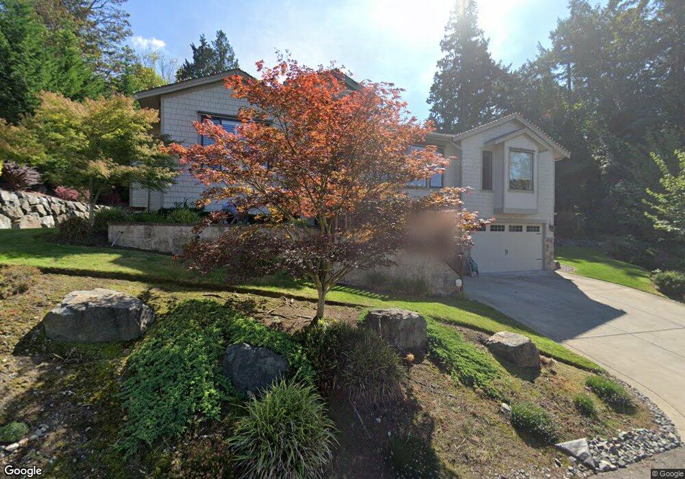 9011 NE 32nd Place, Yarrow Point, WA 98004 - photo 1