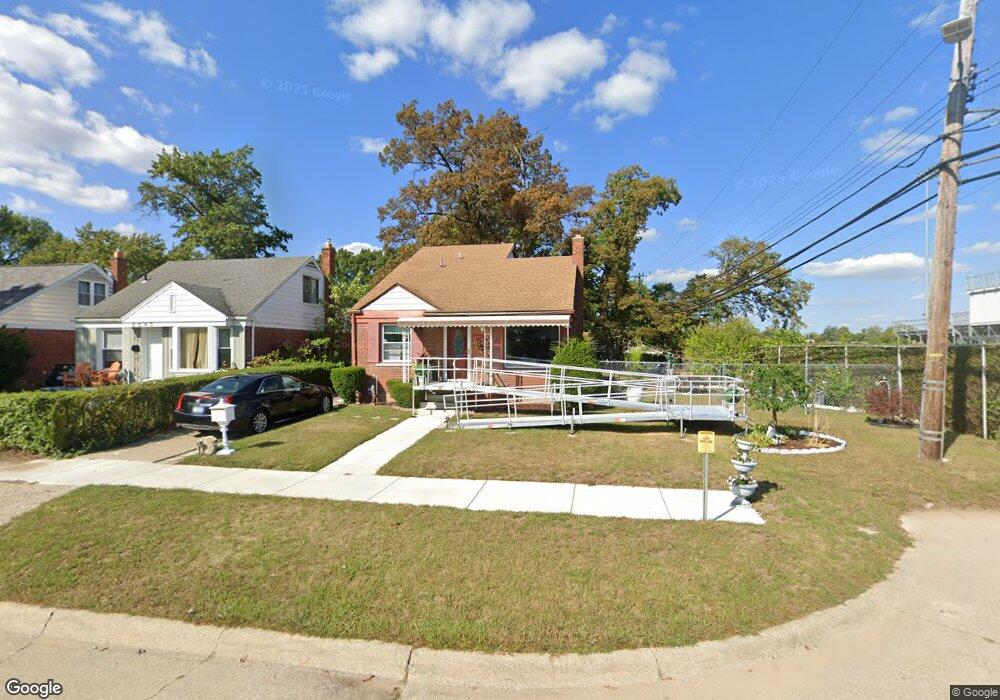 8032 Cloverdale Ave, Ferndale, MI 48220 - photo 1