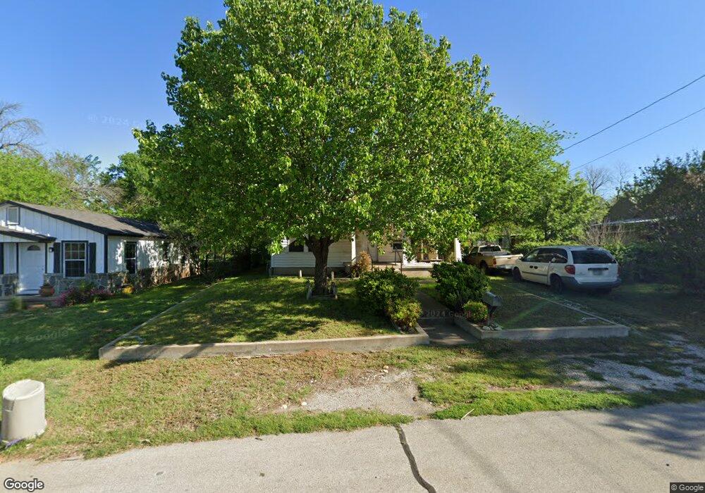 306 W Weatherford St, Weatherford, TX 76086 - photo 1