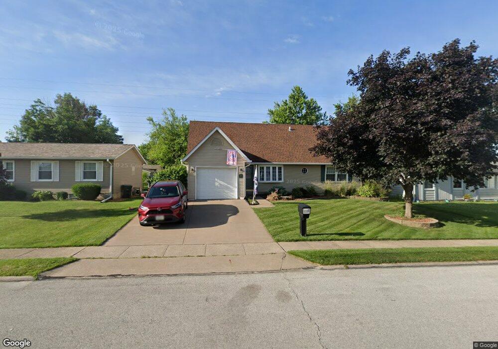 2315 W 60th St, Davenport, IA 52806 - photo 1