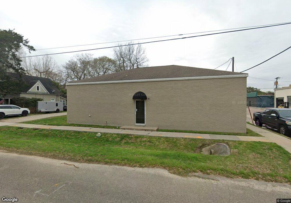 104 S Hood St, Alvin, TX 77511 - photo 1