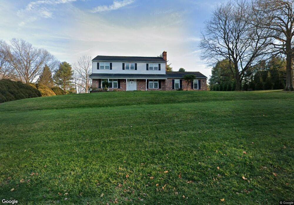 1047 Powderhorn Dr, Glen Mills, PA 19342 - photo 1