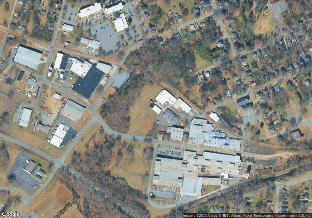 650 Armfield St, Statesville, NC 28677 - photo 1