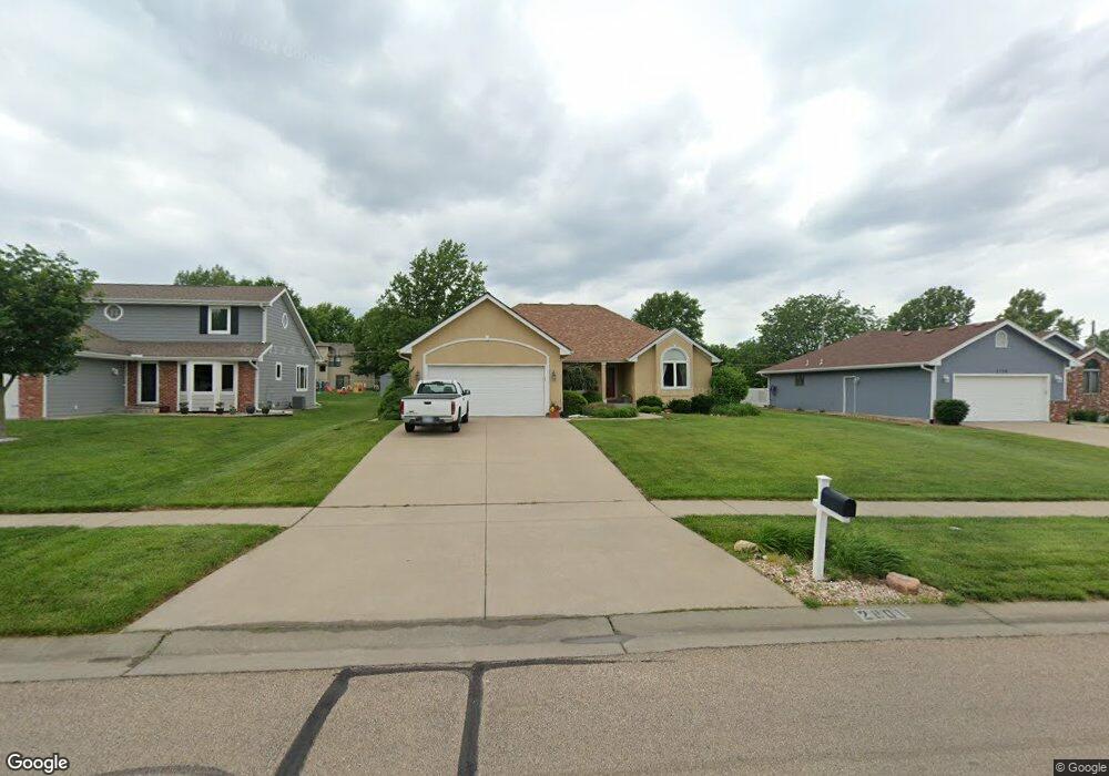 2801 SW Cannock Chase Rd, Topeka, KS 66614 - photo 1