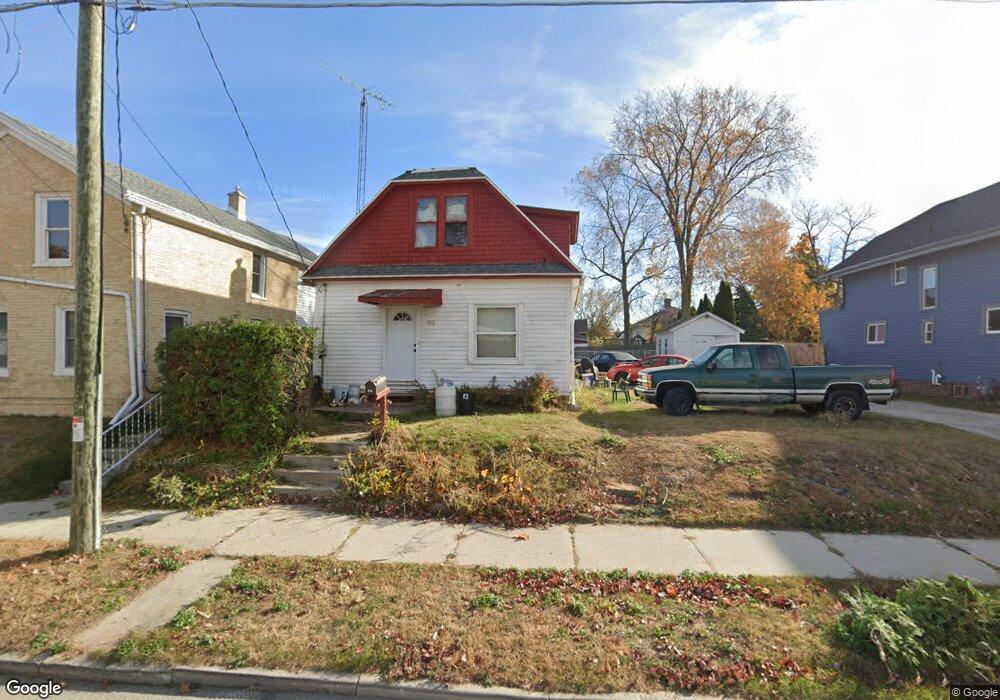 813 N 10th St, Manitowoc, WI 54220 - photo 1