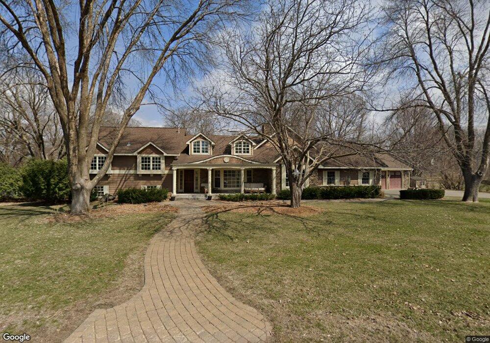 18450 Thorpe Rd, Wayzata, MN 55391 - photo 1