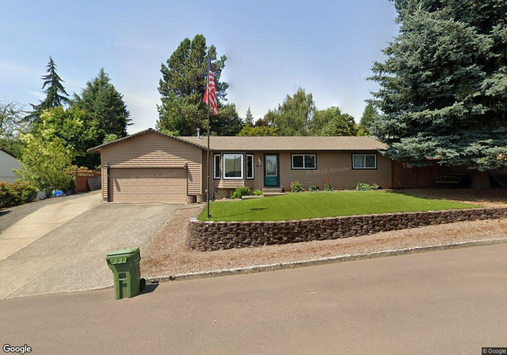 242 NW Laurel St, Dundee, OR 97115 - photo 1