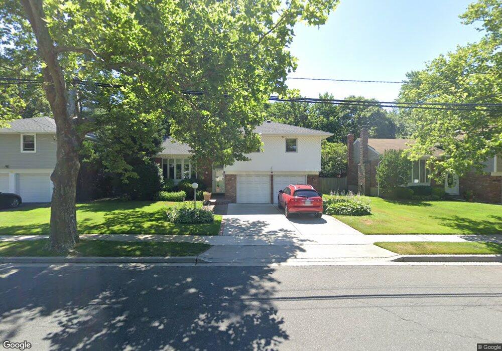 239 Hungry Harbor Rd, Valley Stream, NY 11581 - photo 1