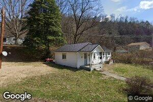 12 Terry St, Mullens, WV 25882