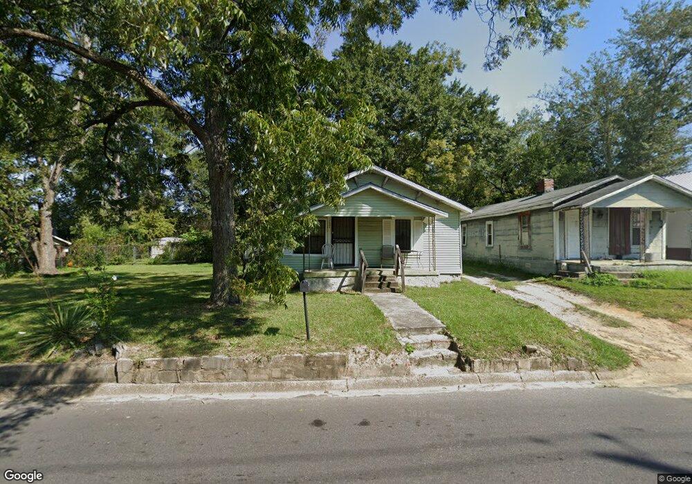 1131 E Burdeshaw St, Dothan, AL 36303 - photo 1