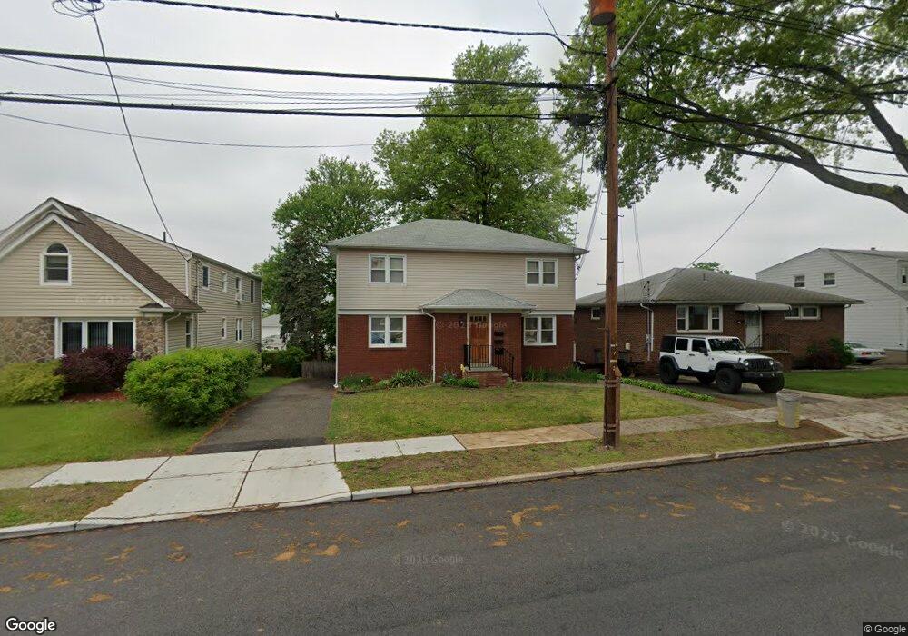 639 Chase Ave, Lyndhurst, NJ 07071 - photo 1