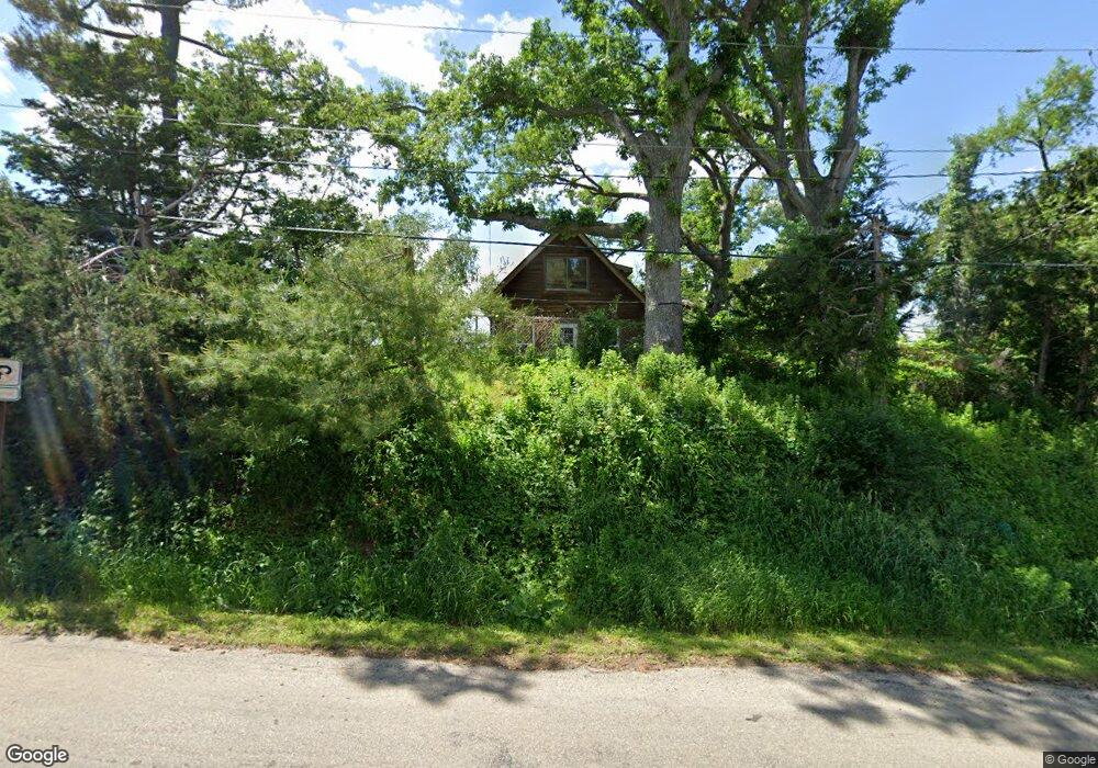 1227 42nd St SE, Cedar Rapids, IA 52403 - photo 1