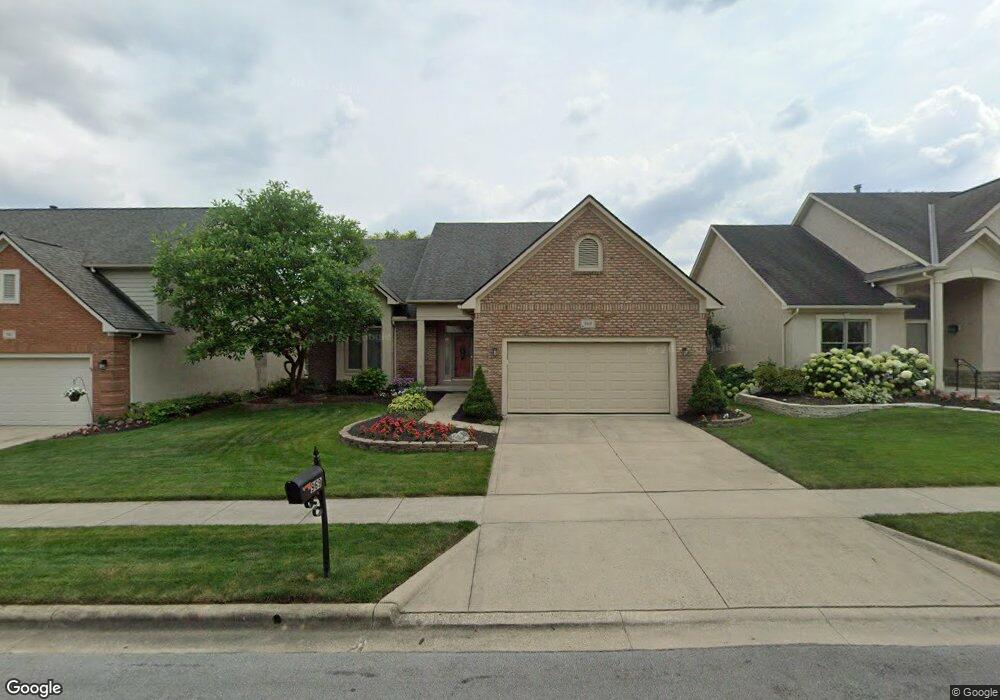 969 Augusta Glen Dr, Columbus, OH 43235 - photo 1