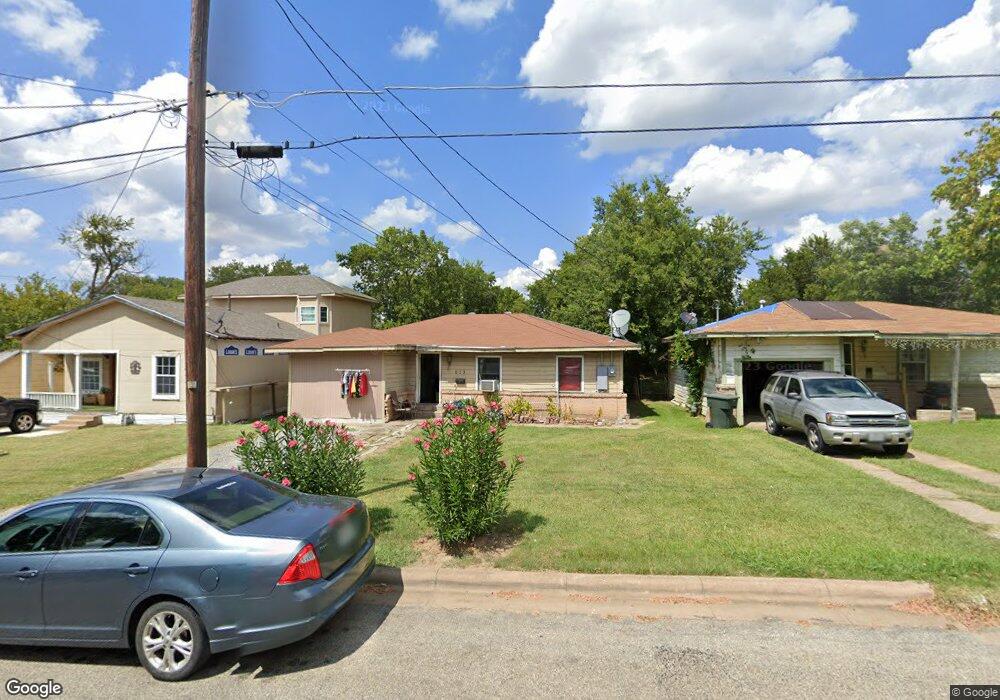 613 E Scott St, Sherman, TX 75090 - photo 1