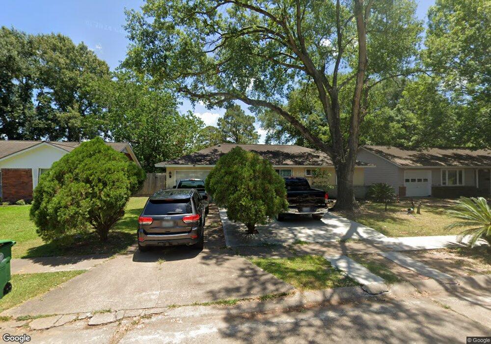 10813 Stover St, Houston, TX 77075 - photo 1