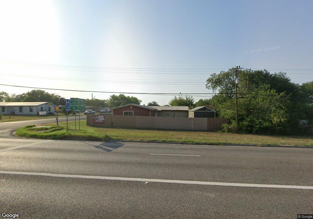 1500 E Corpus Christi St, Beeville, TX 78102 - photo 1