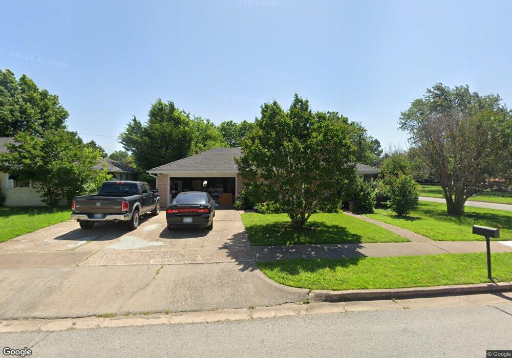 1101 N Hickory Place, Broken Arrow, OK 74012 - photo 1