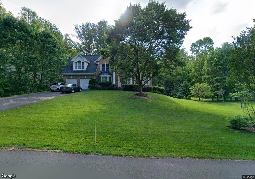 5216 Summit Dr, Fairfax, VA 22030 - photo 1