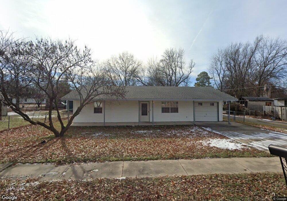 1080 NE 3rd St, Pryor, OK 74361 - photo 1