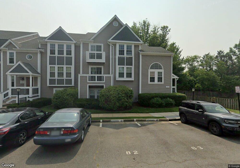12926 Grays Pointe Rd unit 12926-C, Fairfax, VA 22033 - photo 1