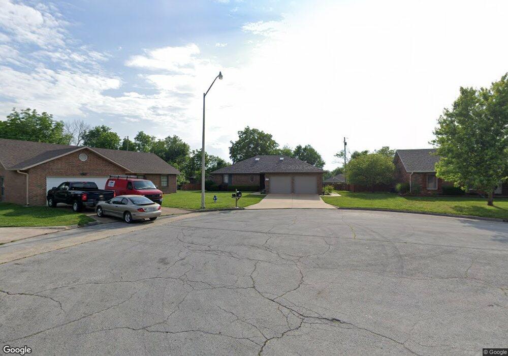 2121 S Hedgewood Dr, Bolivar, MO 65613 - photo 1