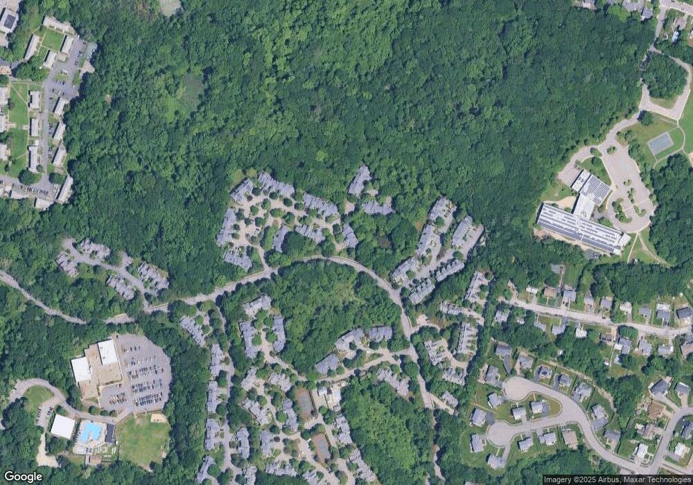 49 Bishops Forest Dr unit 49,49, Waltham, MA 02452 - photo 1