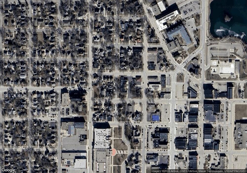 308 4th Ave NW unit A White Cabinets, Austin, MN 55912 - photo 1