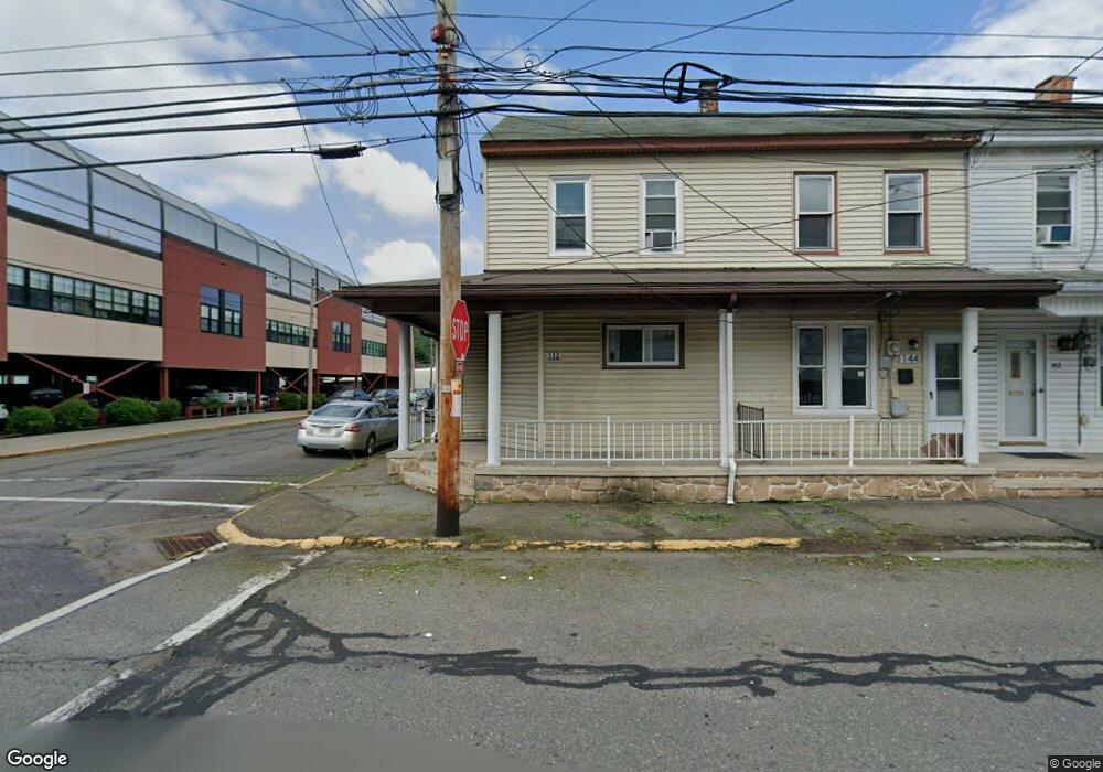 146 S Nicholas St unit 2, Saint Clair, PA 17970 - photo 1