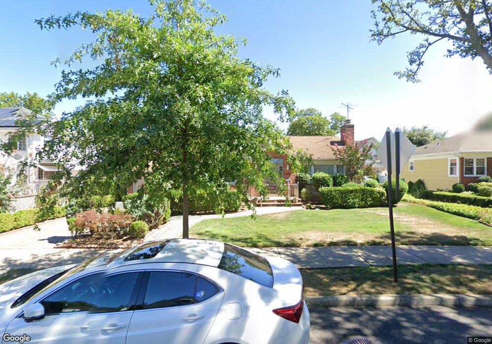 8315 264th St, Glen Oaks, NY 11004 - photo 1